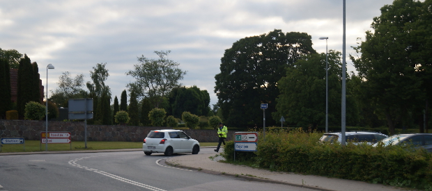Alle lastbiler, personbiler og motorcykler blev standset.